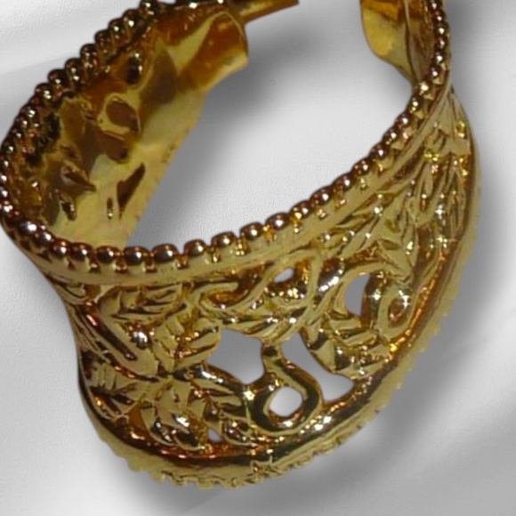 Shiny Gold Filigree, Silver Plated, Cut Out Design, Oval Open Hoop Earrings New - Picture 7 of 11